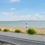 1 Bedroom Stunning Apartment In La Rochelle アパート *